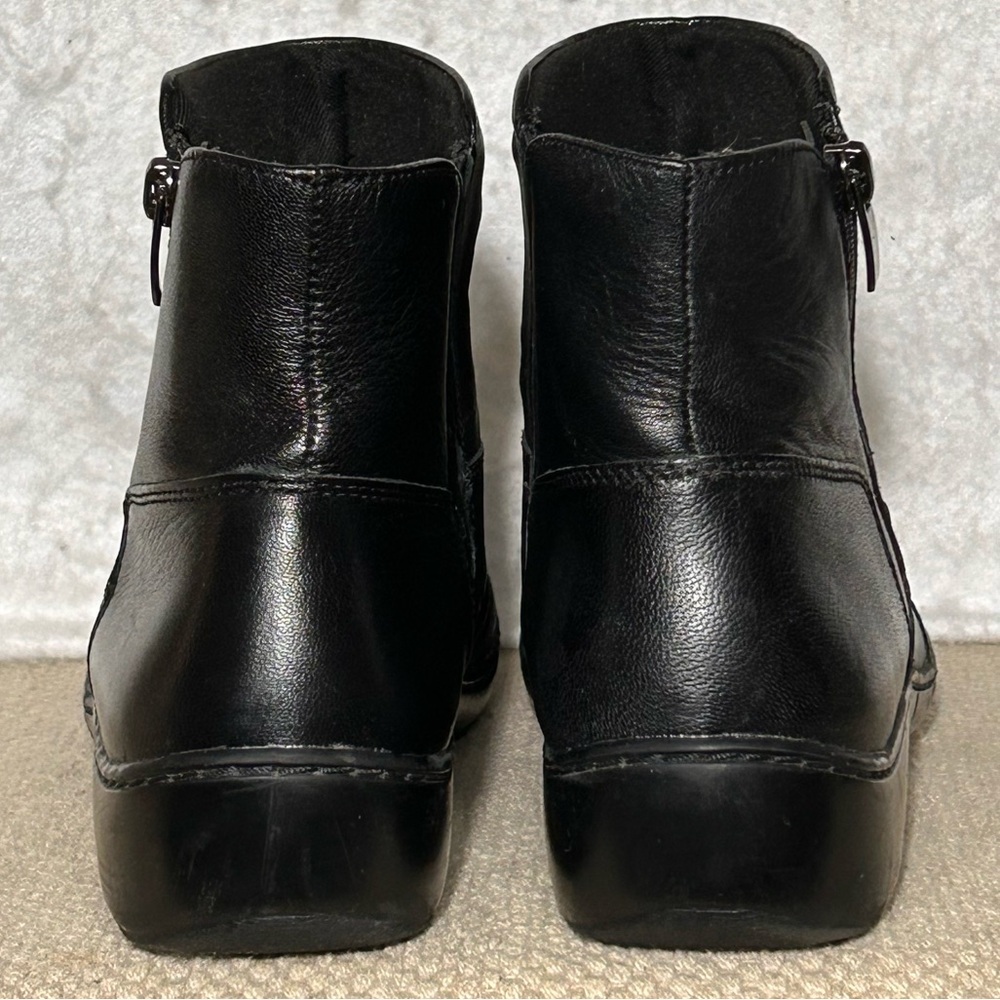 Clarks Womens Black Cora Pace Leather Side Zip Ankle Booties Shoes SZ 9.5M - Picture 4 of 11